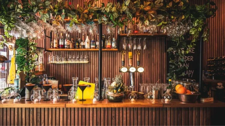 Read more about the article Sip the Story: Signature Cocktails at BlendHouse, Our Indian Restaurant in Utrecht 