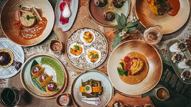 Creative Indian food spread at BlendHouse, an Indian restaurant in Utrecht, where menus can be customised for corporate events and team dinners.